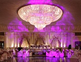 Nowoczesne trendy w dekoracji sal weselnych - jakie są najnowsze pomysły i jak je zrealizować?